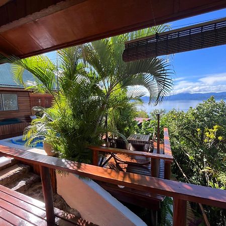 Naveria Heights Lodge Savusavu Buitenkant foto