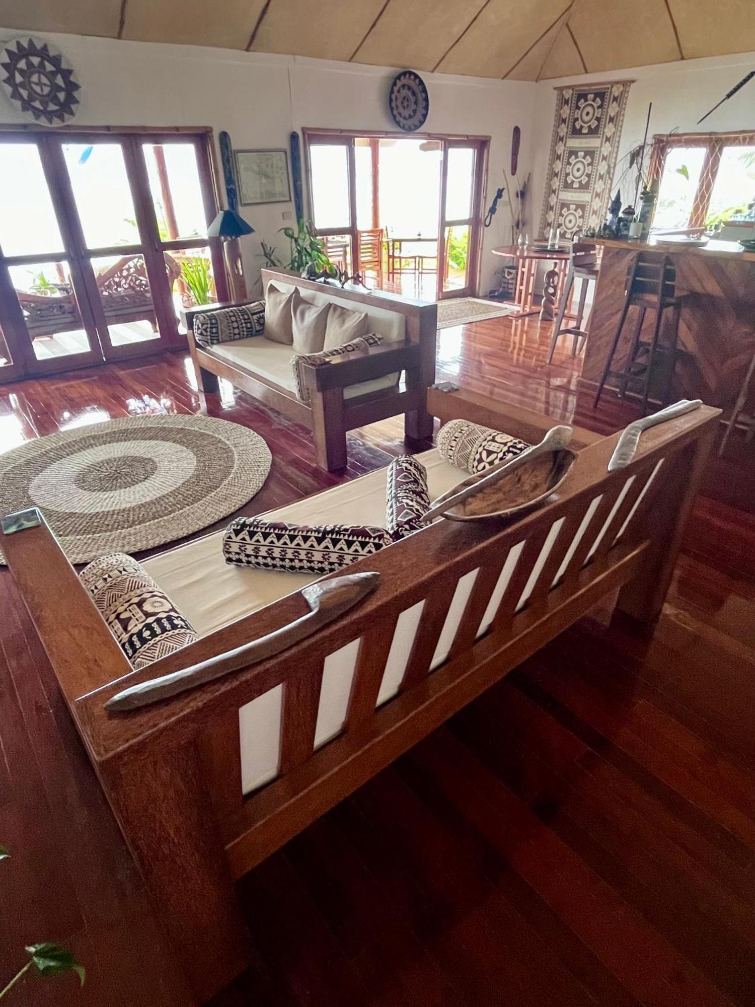 Naveria Heights Lodge Savusavu Buitenkant foto