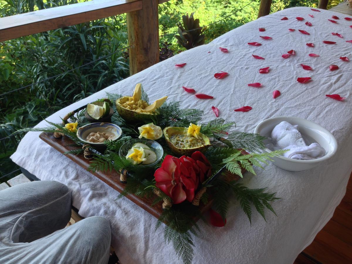Naveria Heights Lodge Savusavu Buitenkant foto