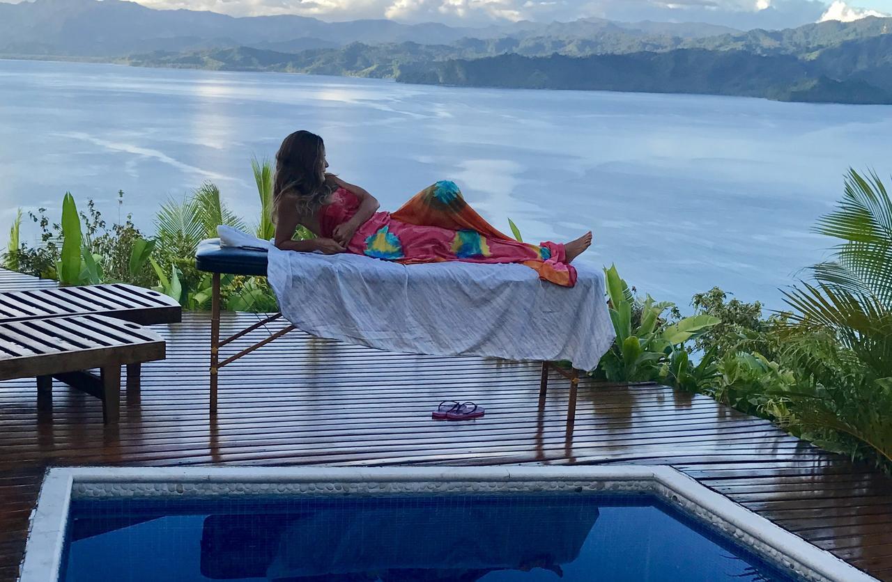 Naveria Heights Lodge Savusavu Buitenkant foto