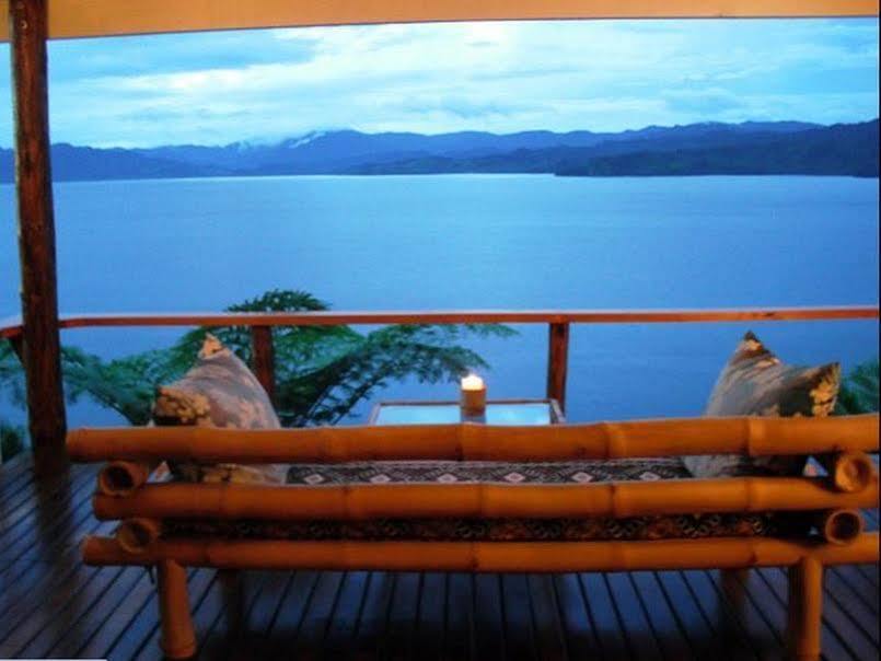 Naveria Heights Lodge Savusavu Buitenkant foto