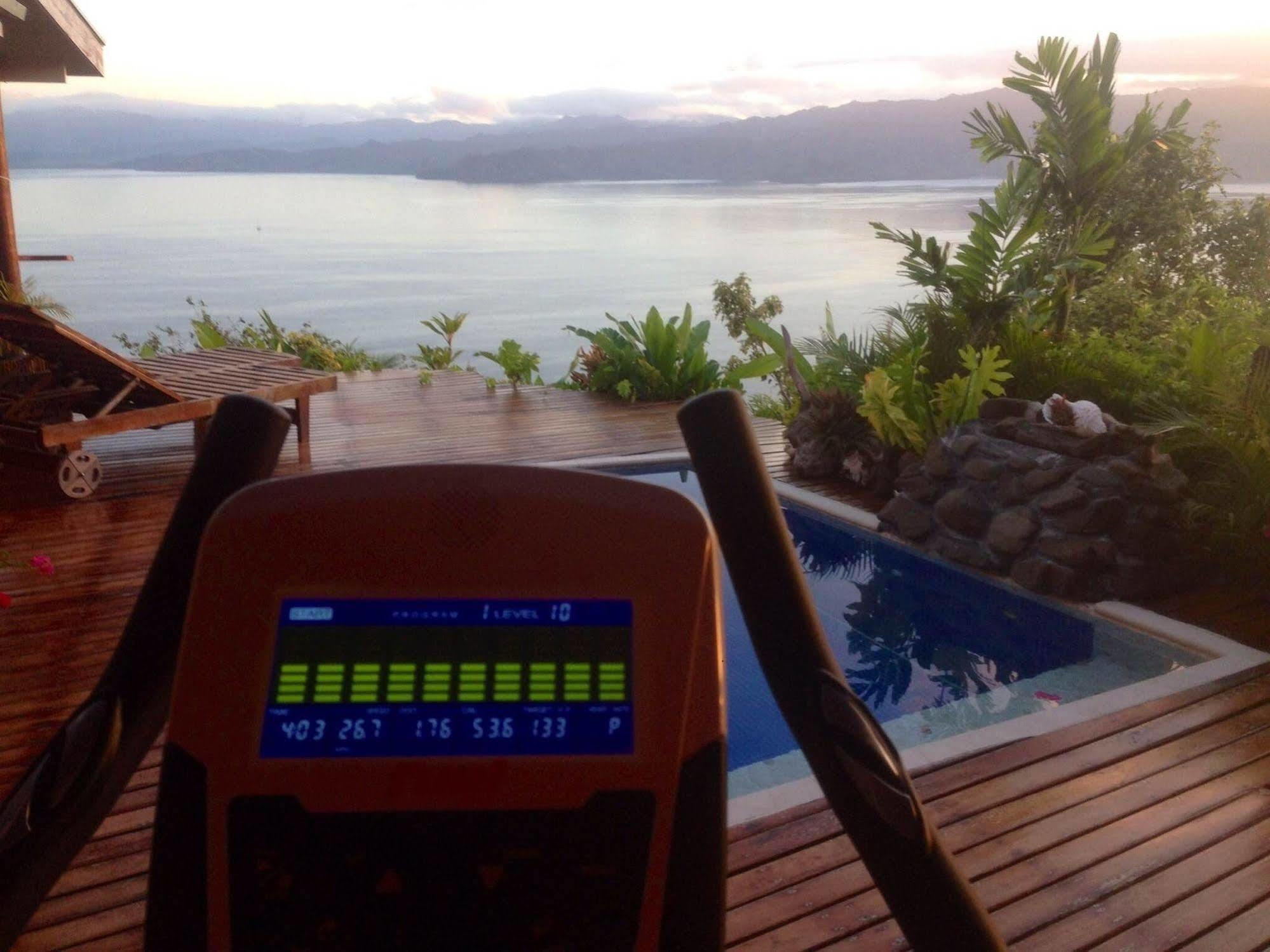 Naveria Heights Lodge Savusavu Buitenkant foto