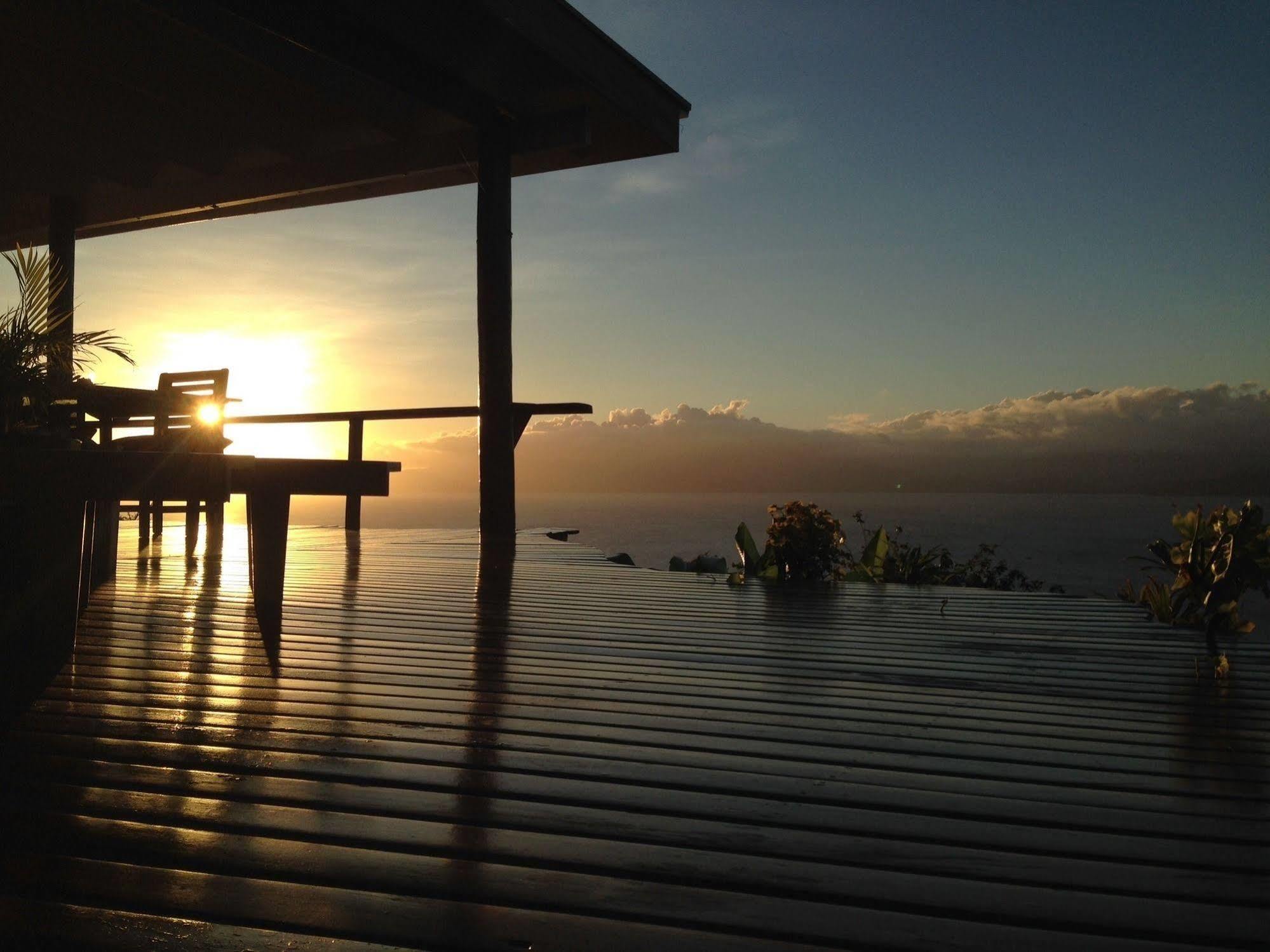 Naveria Heights Lodge Savusavu Buitenkant foto