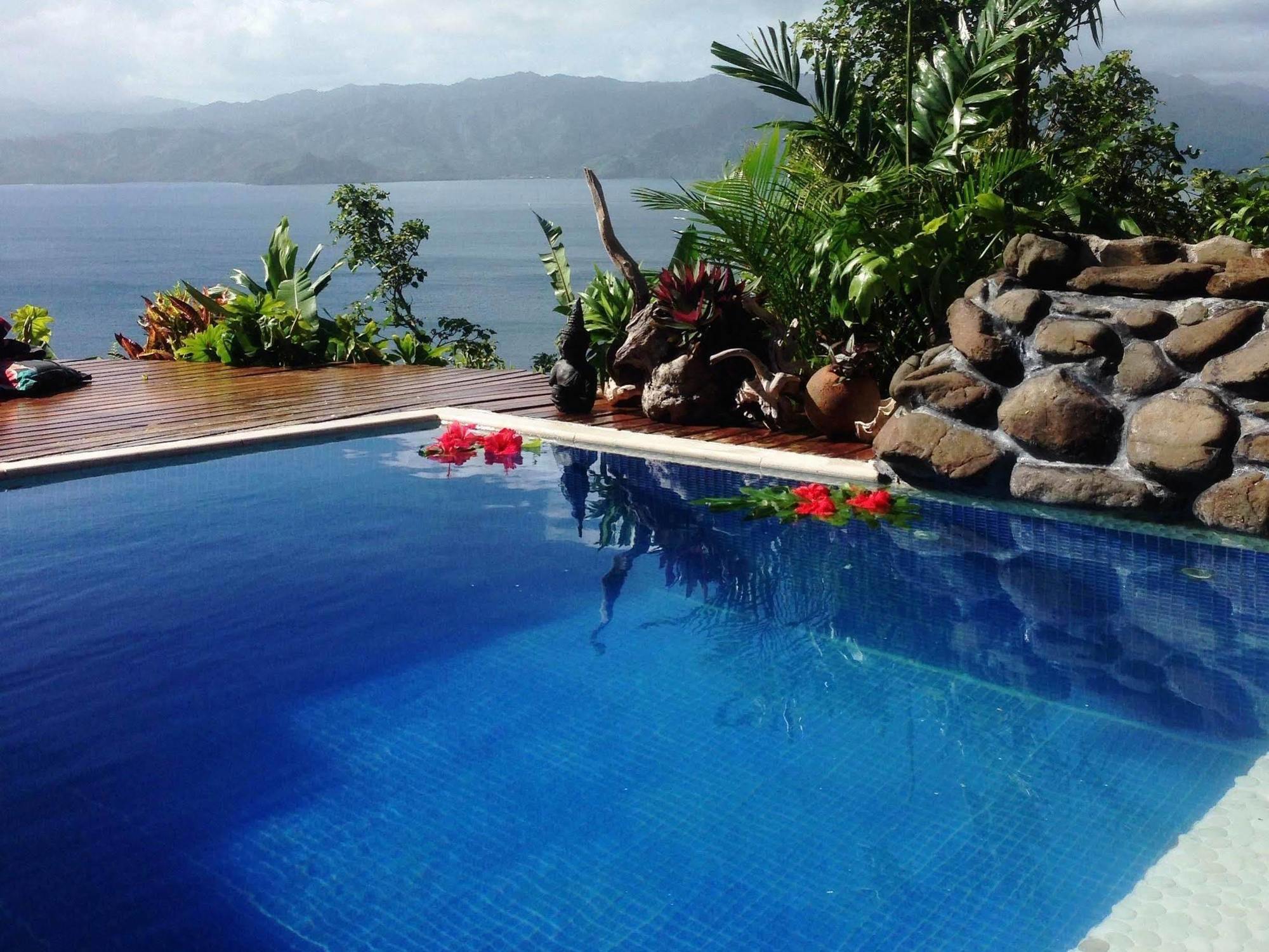 Naveria Heights Lodge Savusavu Buitenkant foto