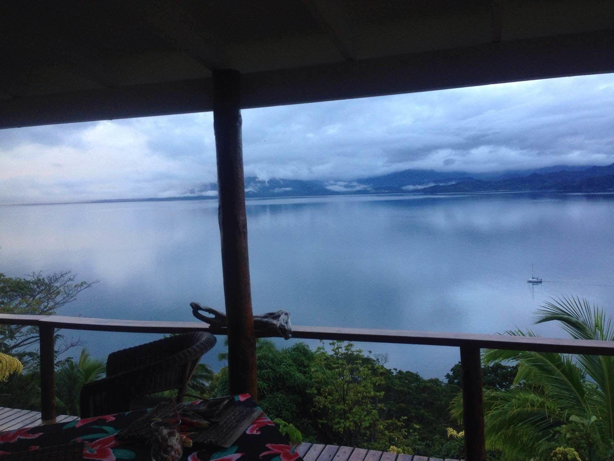 Naveria Heights Lodge Savusavu Buitenkant foto